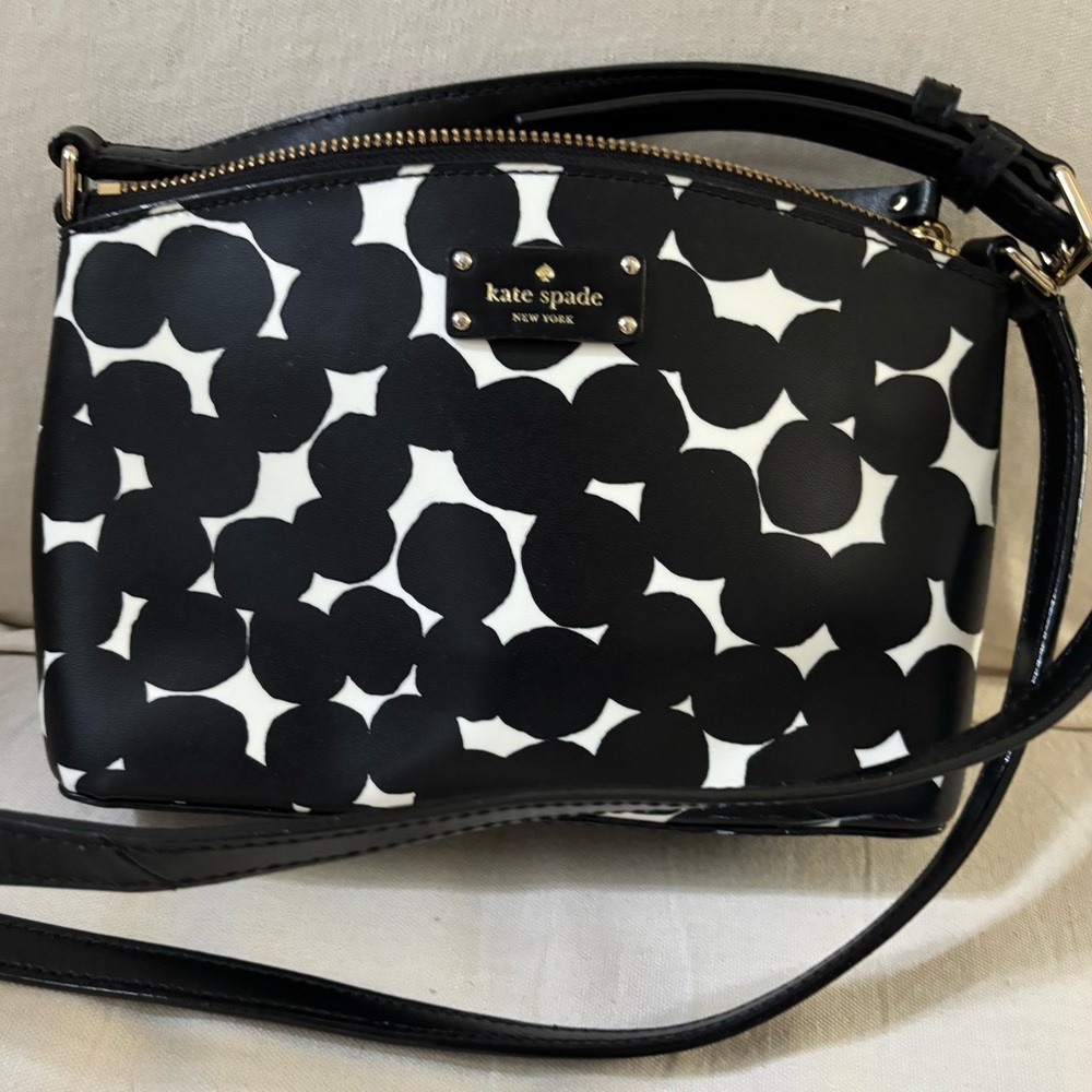 Kate Spade Black and White Floral Shoulder Bag